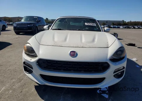 2017 Fiat 124 Spider Classica z USA, uszkodzony, nr VIN JC1NFAEK4H0127542